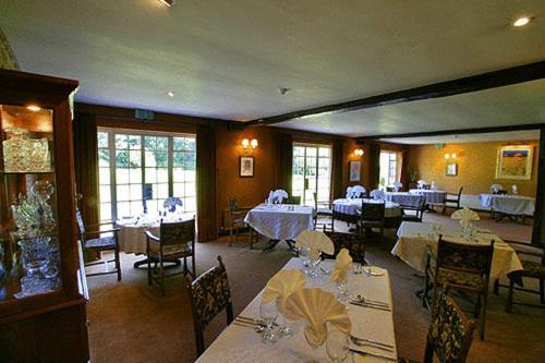 The Three Cocks Coaching Inn Glasbury Extérieur photo