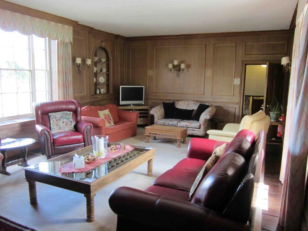 The Three Cocks Coaching Inn Glasbury Extérieur photo