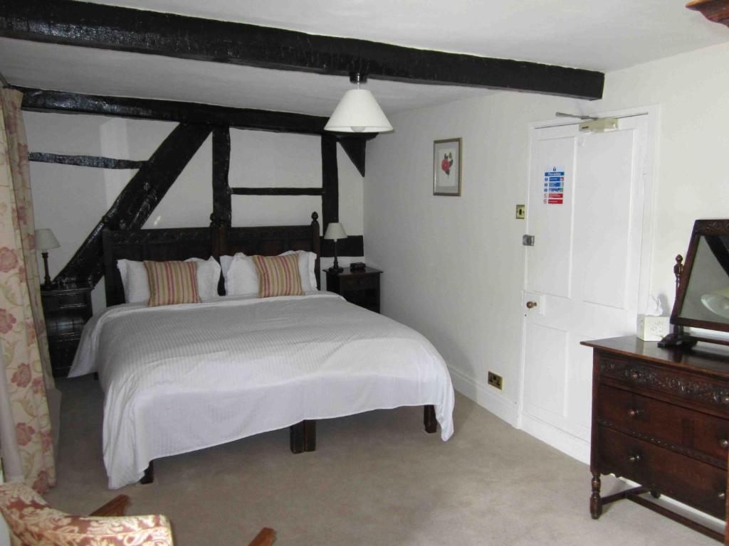 The Three Cocks Coaching Inn Glasbury Chambre photo